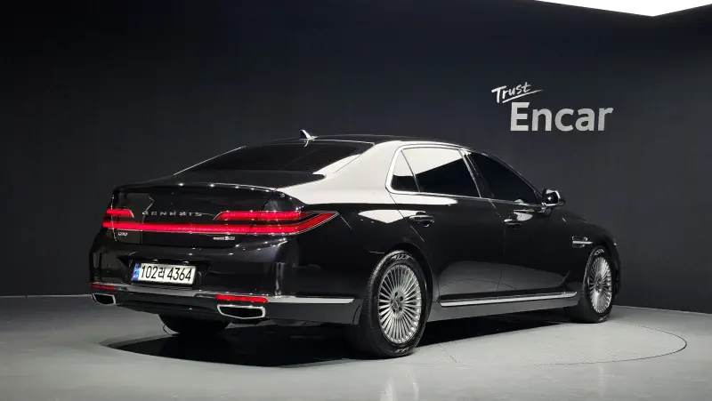 Genesis G90