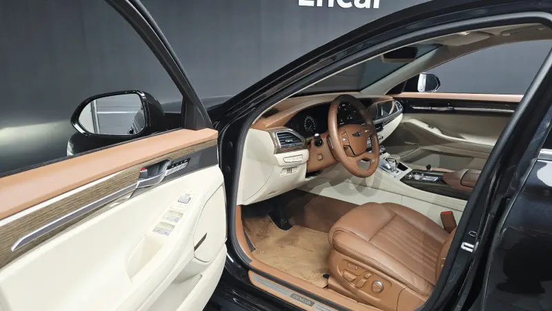 Genesis G90
