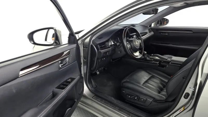 Lexus ES300h