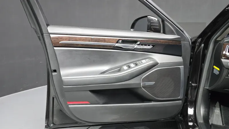 Genesis EQ900