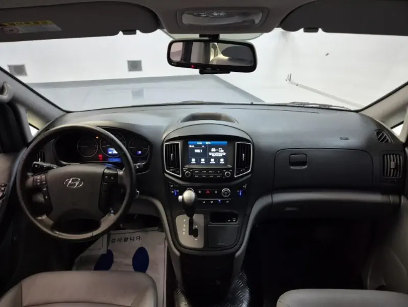 Hyundai Grand Starex