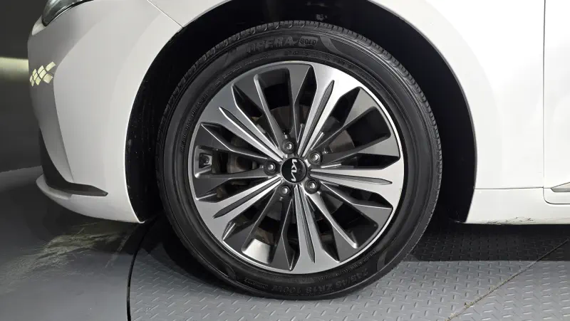 Kia K8