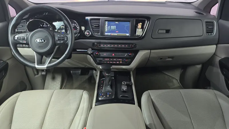 Kia Carnival
