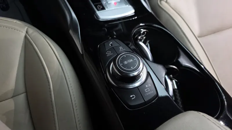 Infiniti QX30