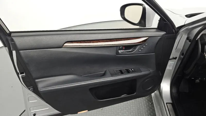 Lexus ES300h