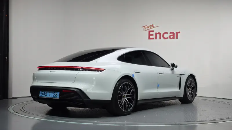 Porsche Taycan