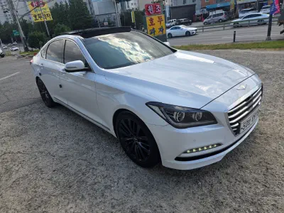 Hyundai Genesis
