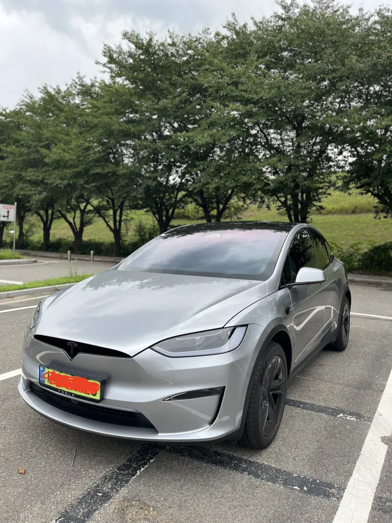 Tesla MODEL X