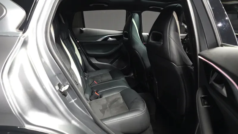 Infiniti Q30
