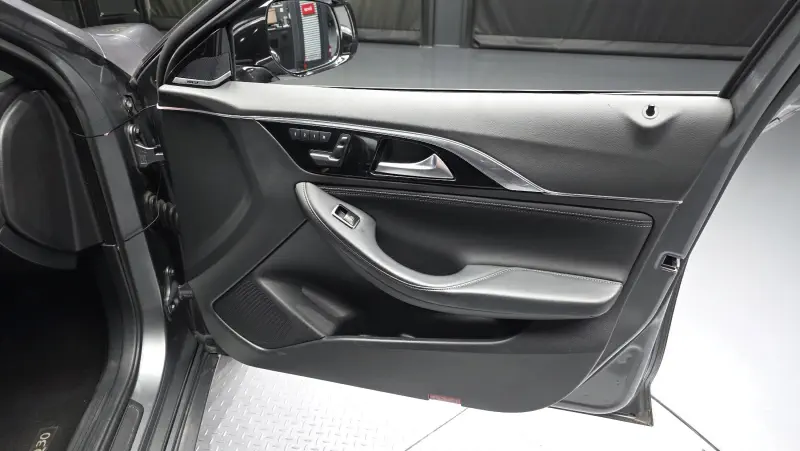 Infiniti Q30