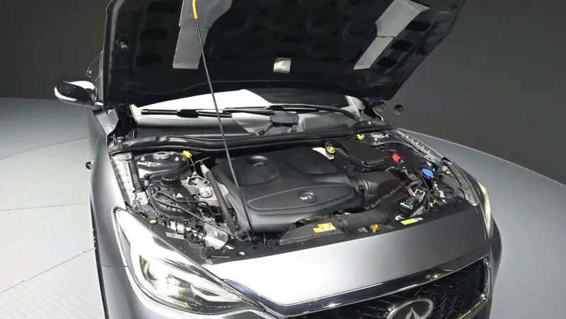 Infiniti Q30