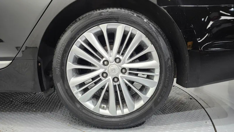 Hyundai Aslan