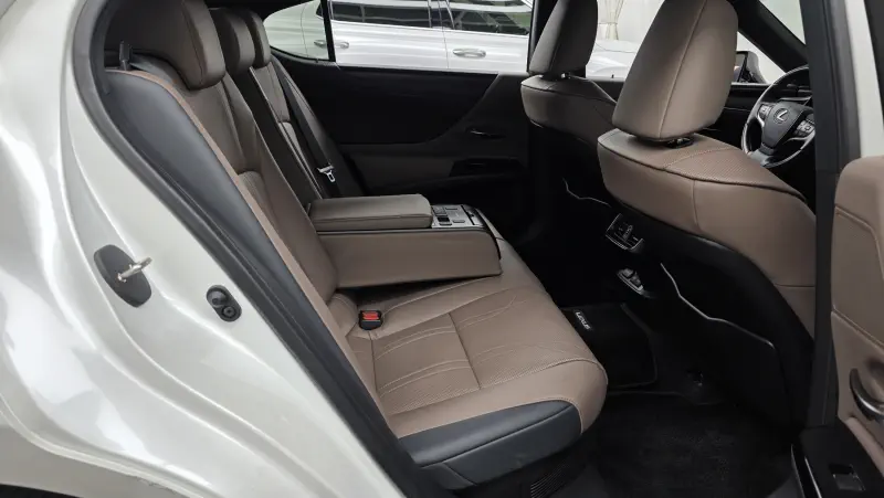 Lexus ES300h
