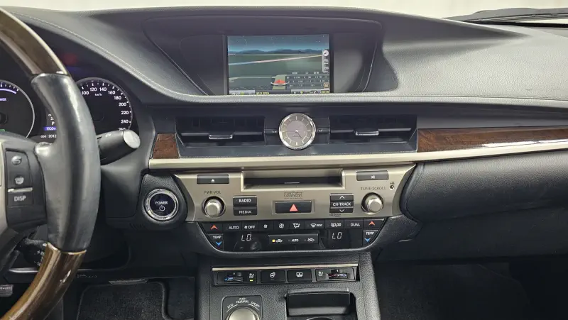 Lexus ES300h