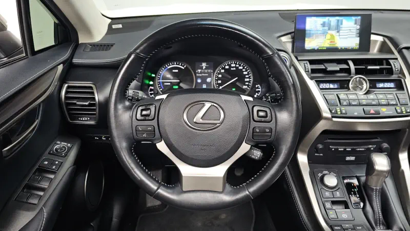 Lexus NX300h