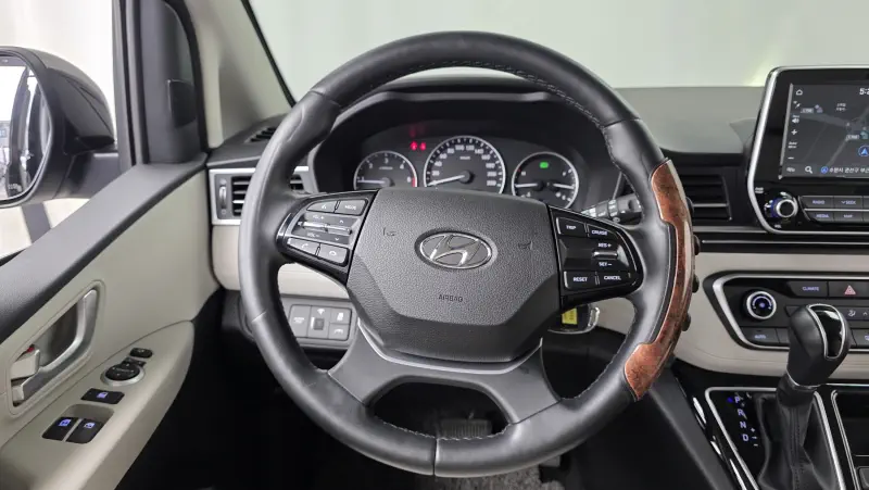 Hyundai Grand Starex