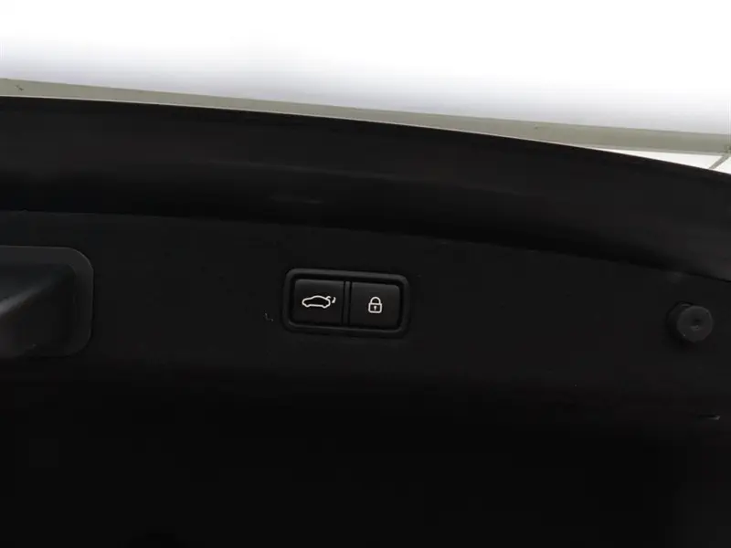 Genesis EQ900