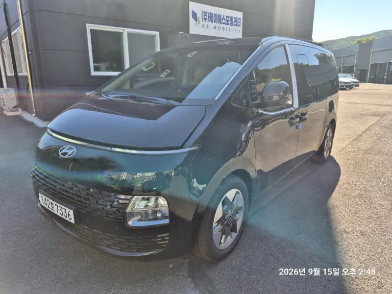 Hyundai Staria