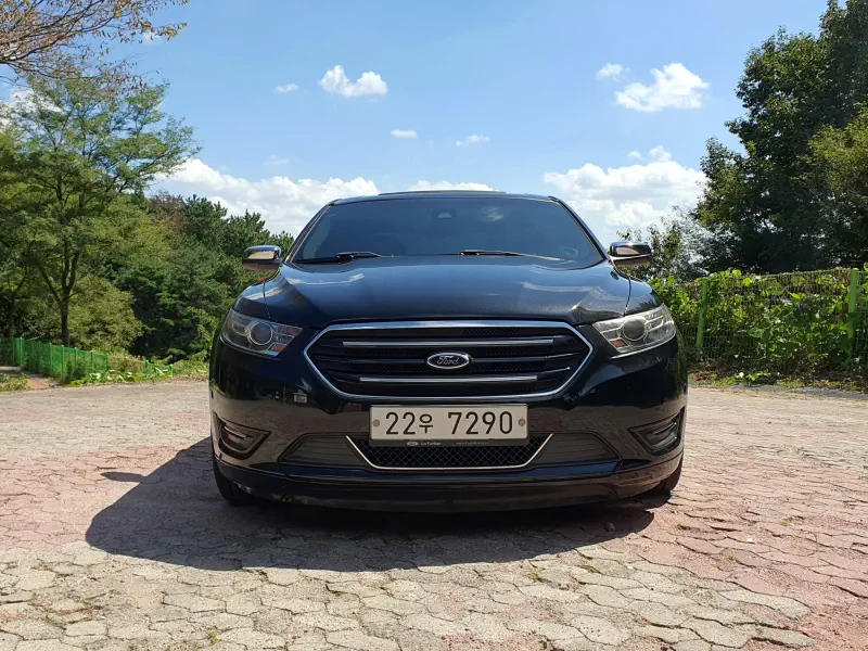 Ford Taurus