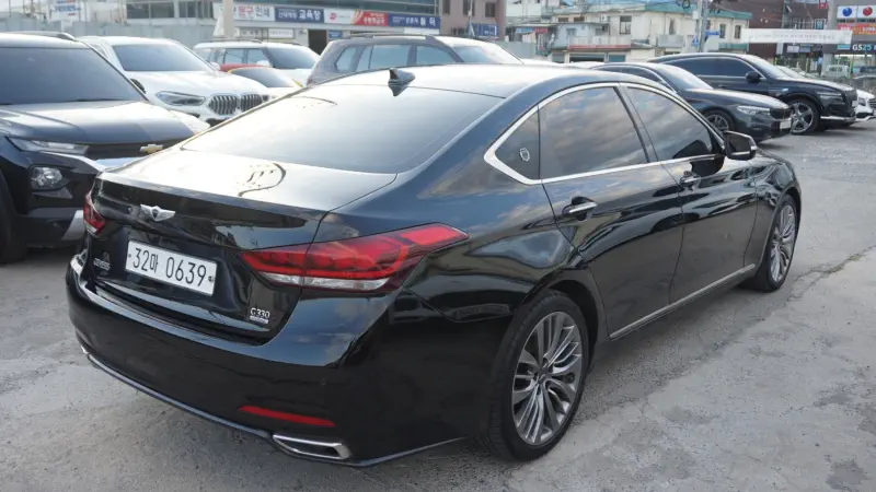 Hyundai Genesis