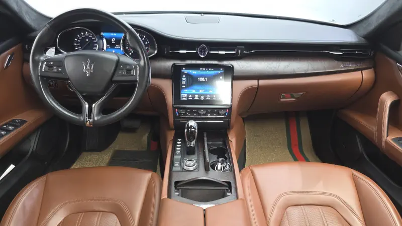 Maserati Quattroporte