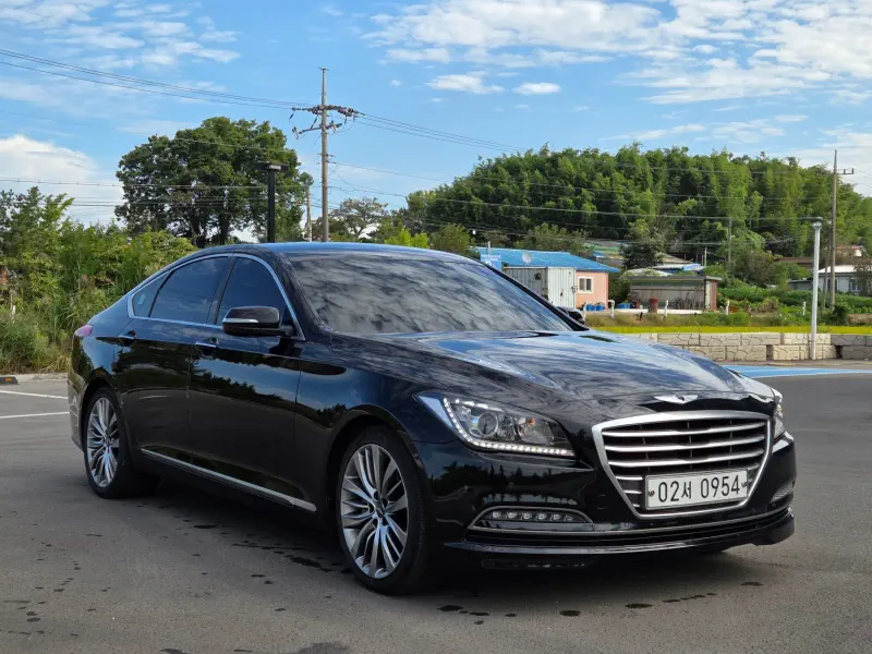Hyundai Genesis