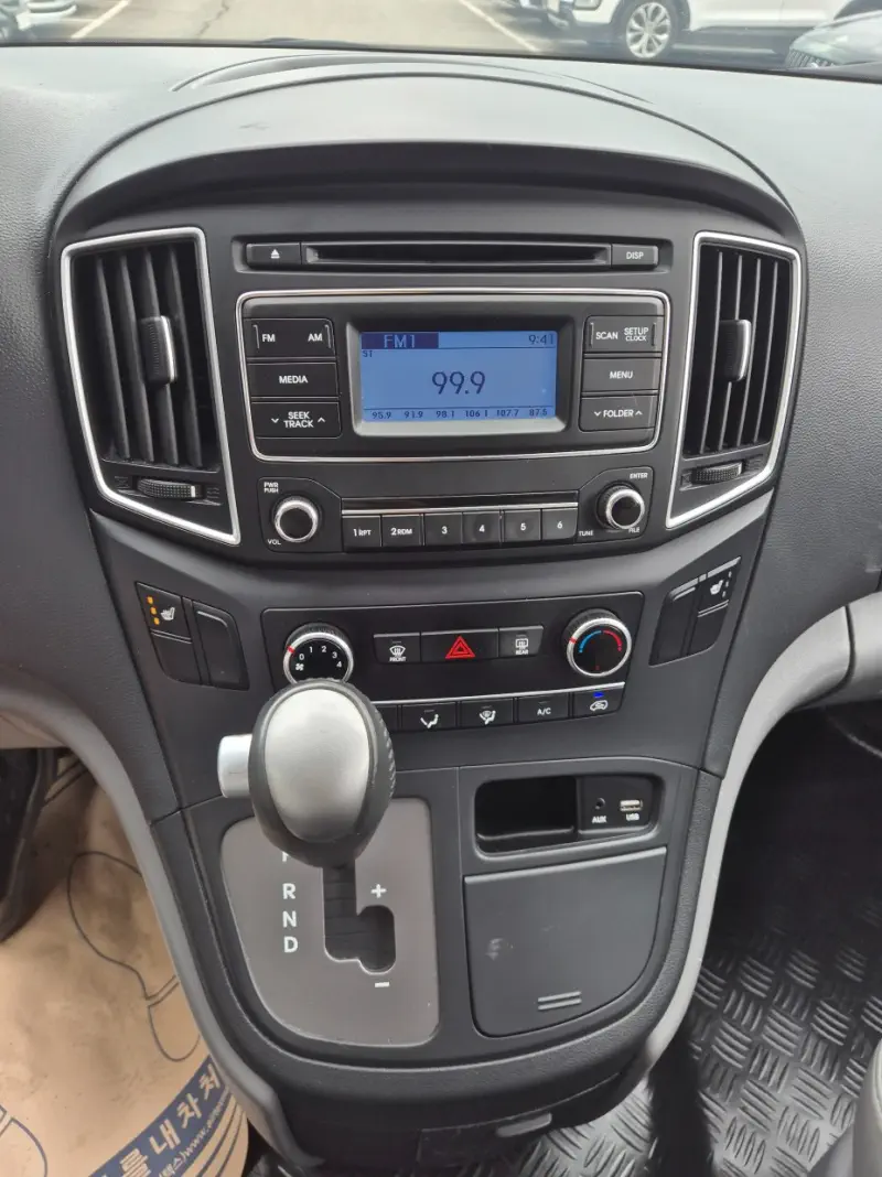 Hyundai Grand Starex