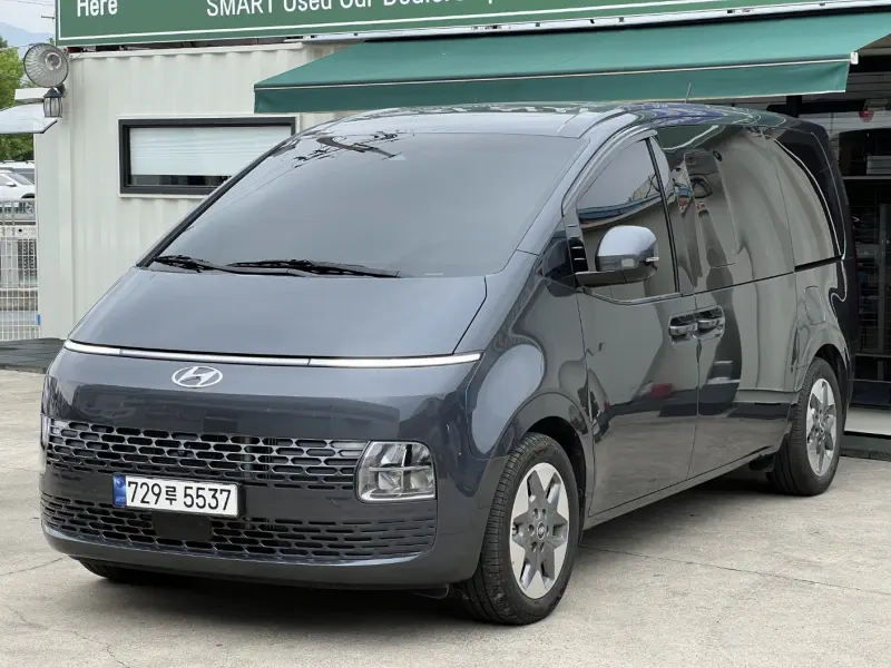 Hyundai Staria