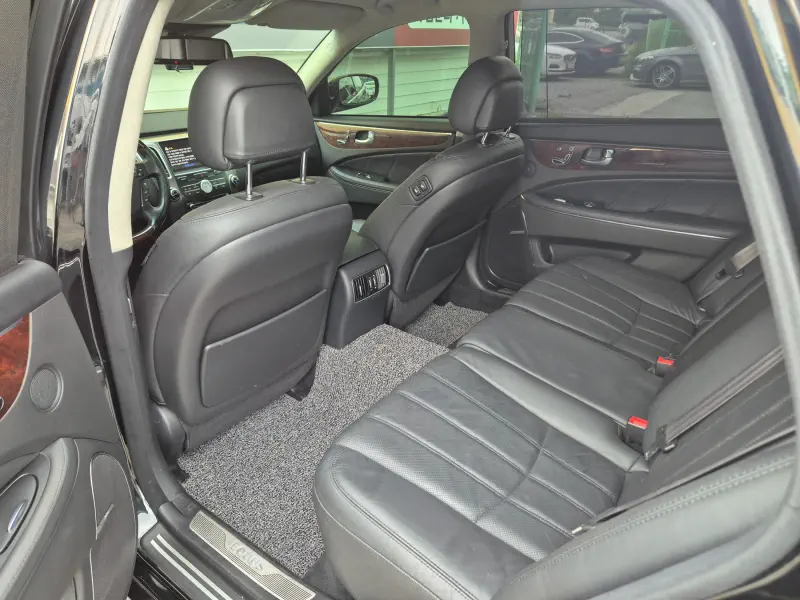 Hyundai Equus