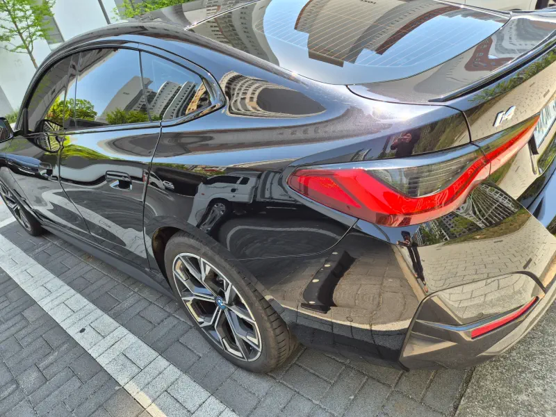 BMW i4