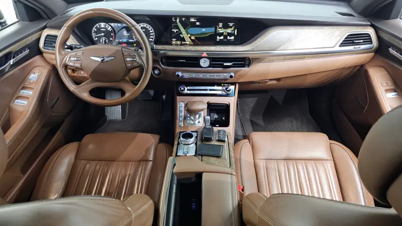 Genesis G90