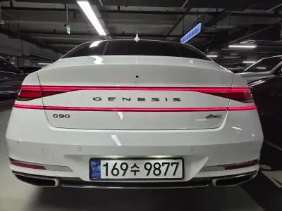 Genesis G90