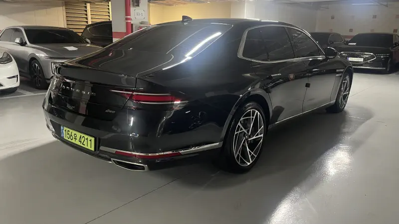 Genesis G90