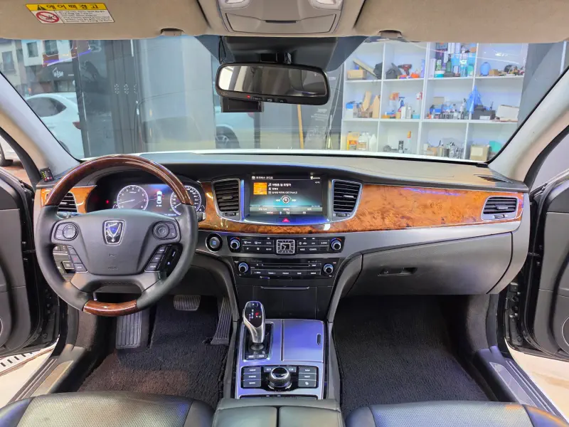 Hyundai Equus