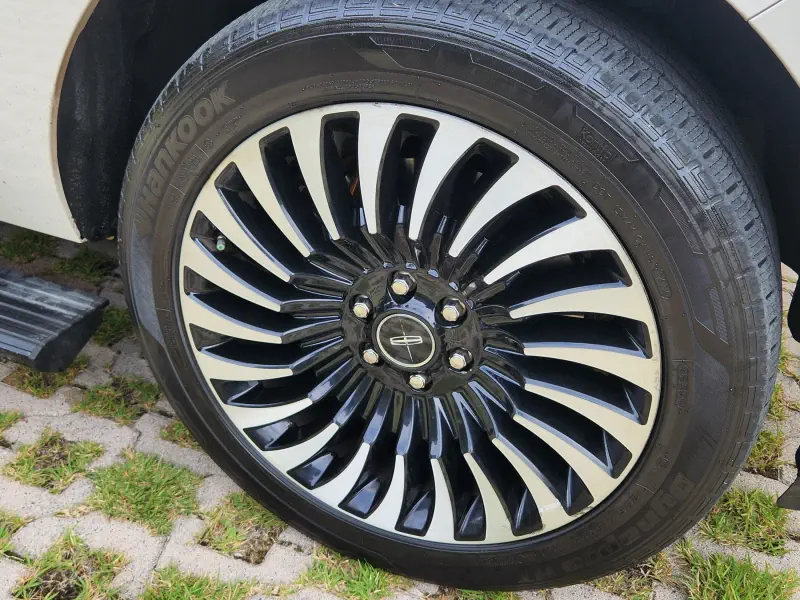Lincoln Navigator