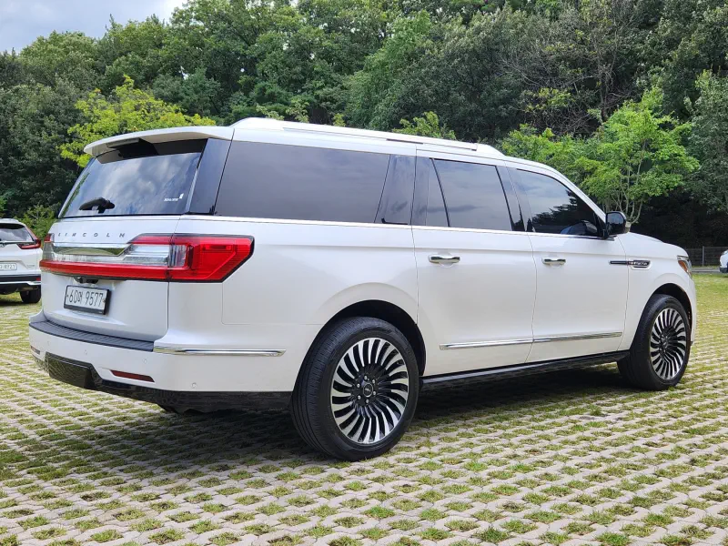 Lincoln Navigator