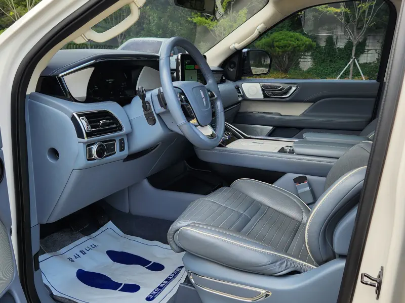 Lincoln Navigator