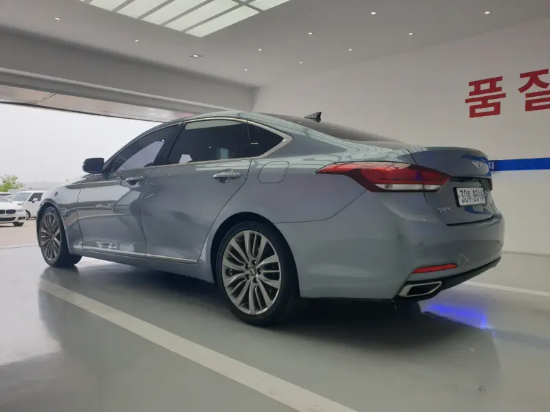 Hyundai Genesis