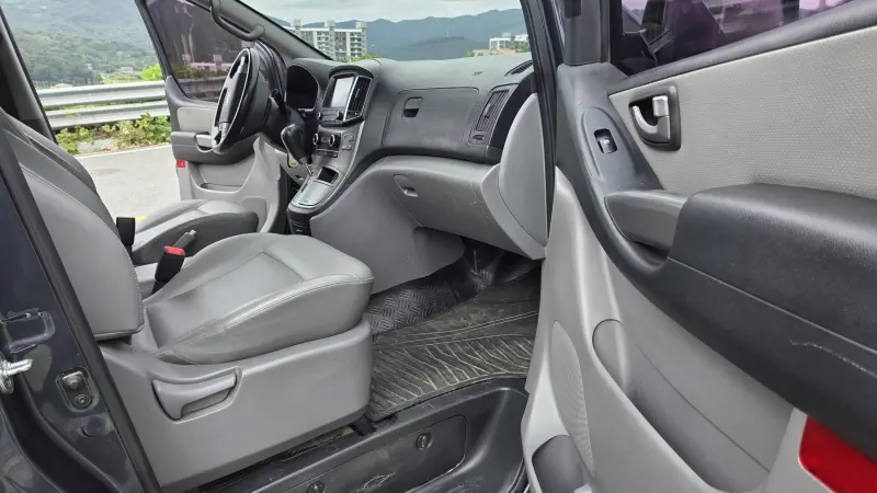 Hyundai Grand Starex