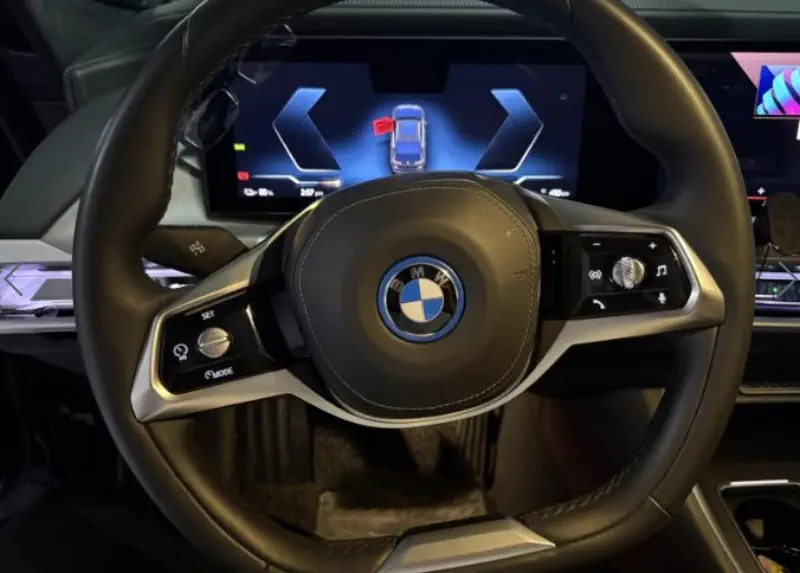 BMW i7