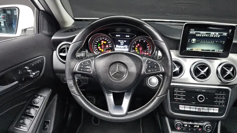 Mercedes-Benz GLA-Class