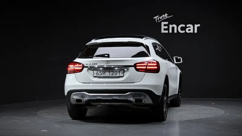 Mercedes-Benz GLA-Class