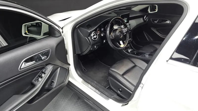 Mercedes-Benz GLA-Class