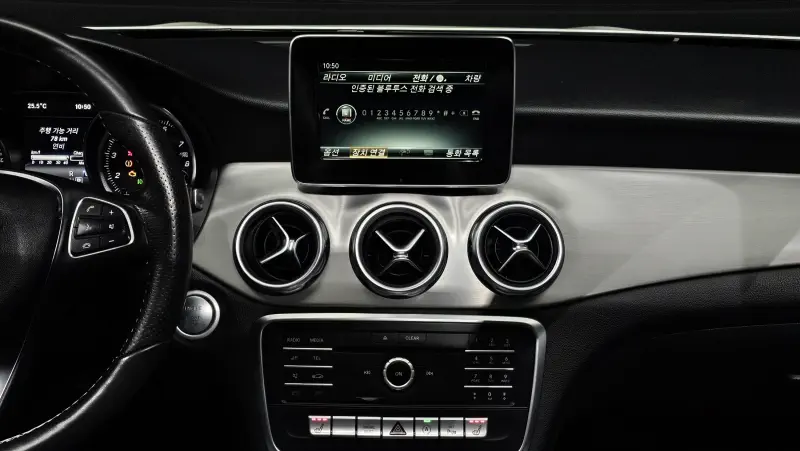 Mercedes-Benz GLA-Class