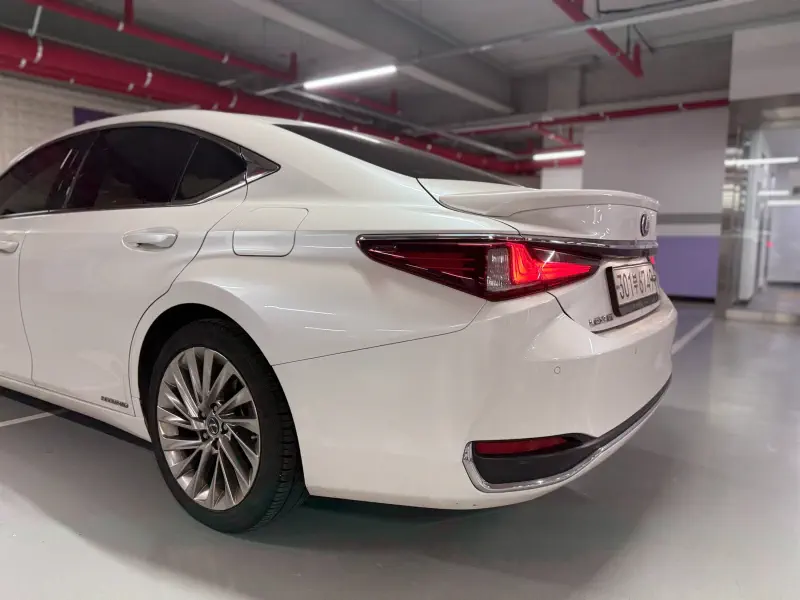 Lexus ES300h