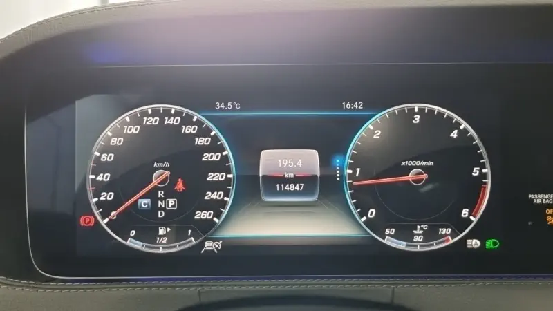 Mercedes-Benz S-Class