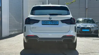 BMW iX3