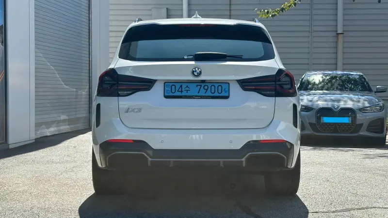BMW iX3