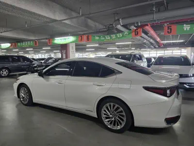 Lexus ES300h