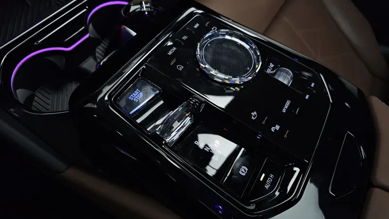 BMW i5